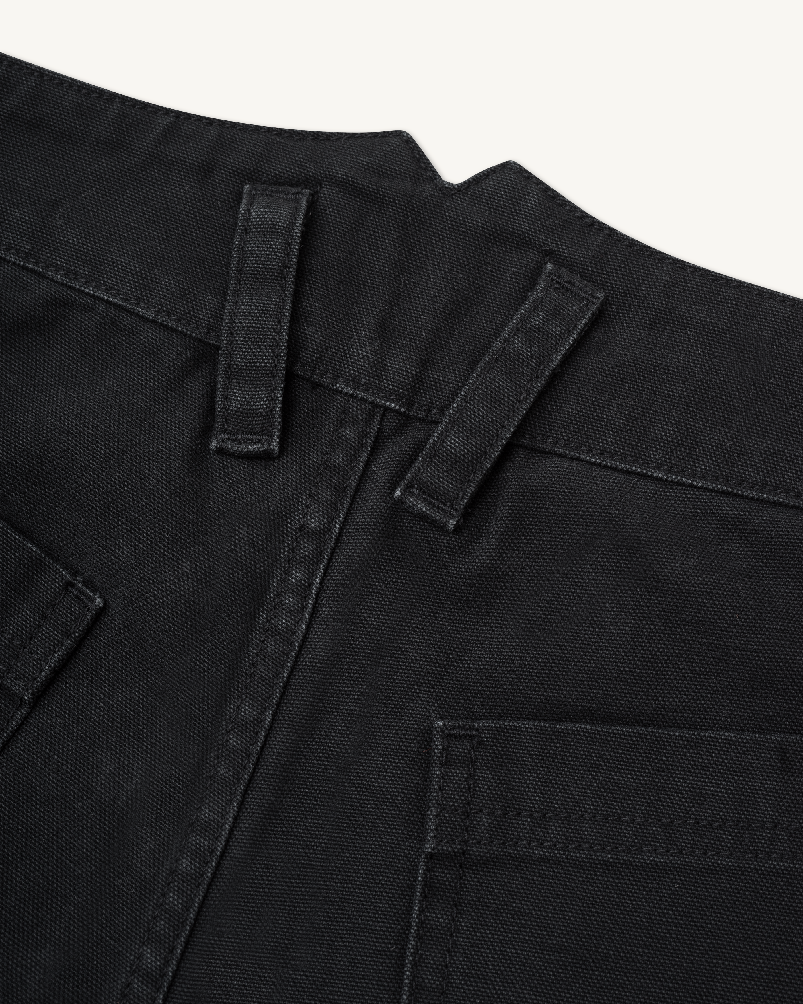 Courier_Short_in_Organic_Cotton_Canvas_Obsidian