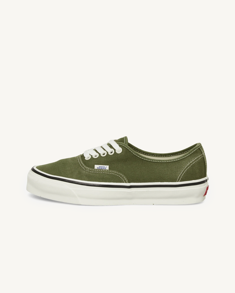 Vans Premium LX 44 in Duck Canvas