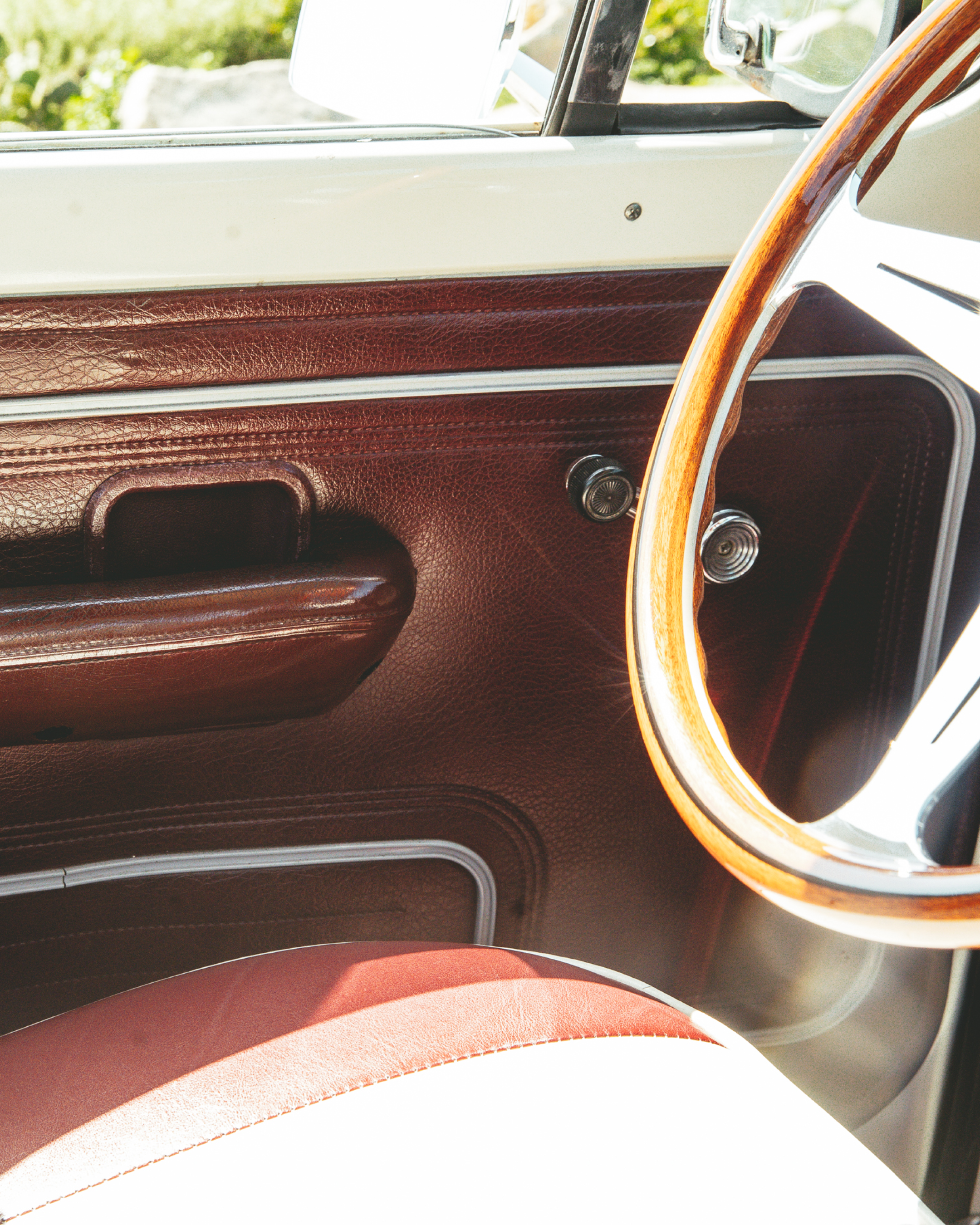 Mr. Lynch's F100 Sport Custom in 1971 Cream & Burgundy A.K.A. The Chief