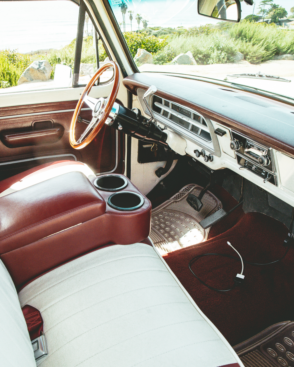 Mr. Lynch's F100 Sport Custom in 1971 Cream & Burgundy A.K.A. The Chief